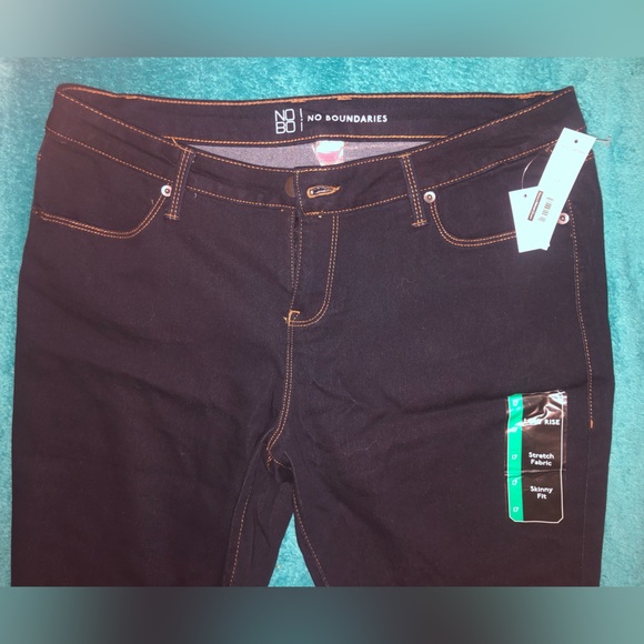 No Boundaries skinny jeans - Picture 3 of 3